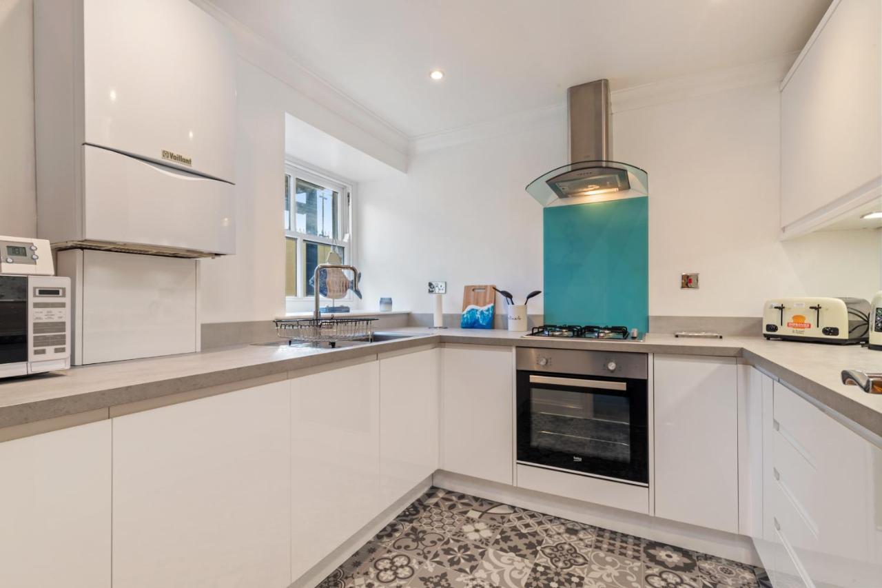 3 South Beach Court - Cosy Seafront Apartment Tenby Εξωτερικό φωτογραφία